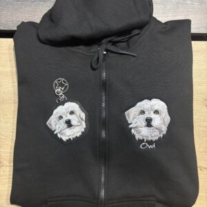 Mascota Bordada en Polera con cierre