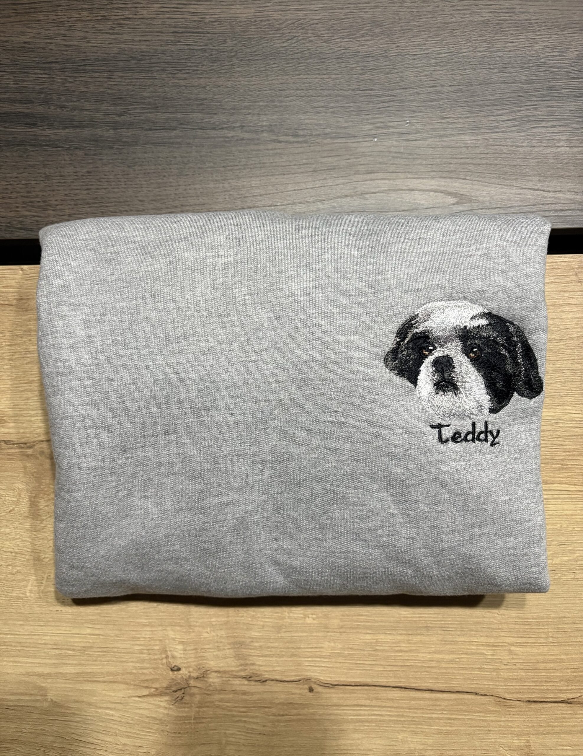 Polera + Llavero de Mascota Bordada - Imagen 8