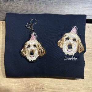 Polera + Llavero de Mascota Bordada